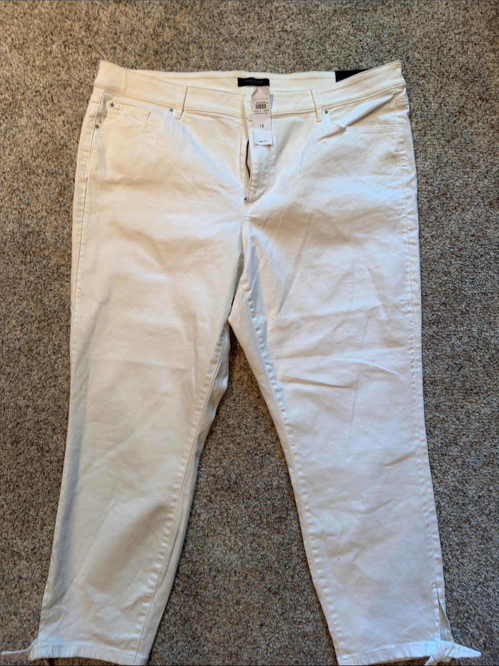 ANN TAYLOR - White Women’s cropped Jeans -